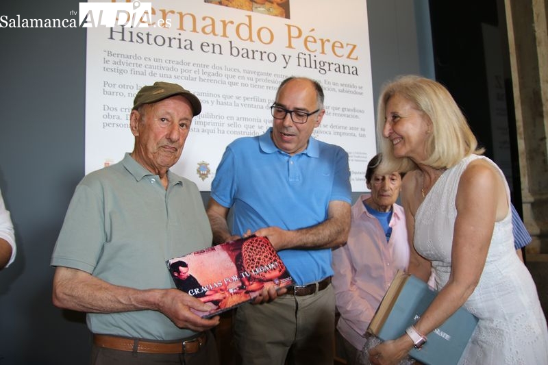 Alba de Tormes rinde homenaje al alfarero Bernardo Pérez con una exposición