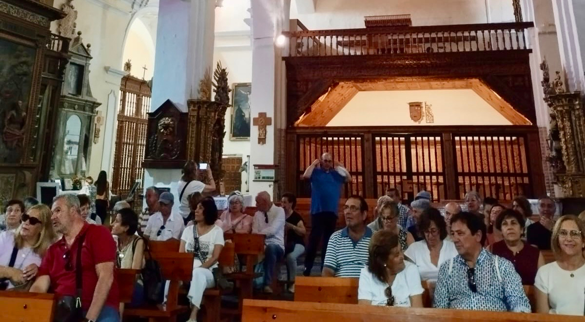 Historia y hermandad, unidas en el viaje organizado por la Asociación Ermita de San Blas con destino Madrigal y Arévalo