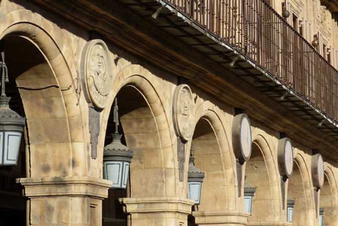 Los medallones de la Plaza Mayor centran la próxima cita de la tertulia Rona Dalba