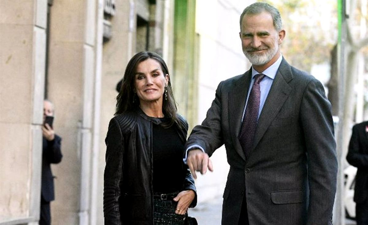 Los reyes Felipe VI y Letizia tendrán su medallón en la Plaza Mayor con prioridad sobre Carmen Martín Gaite