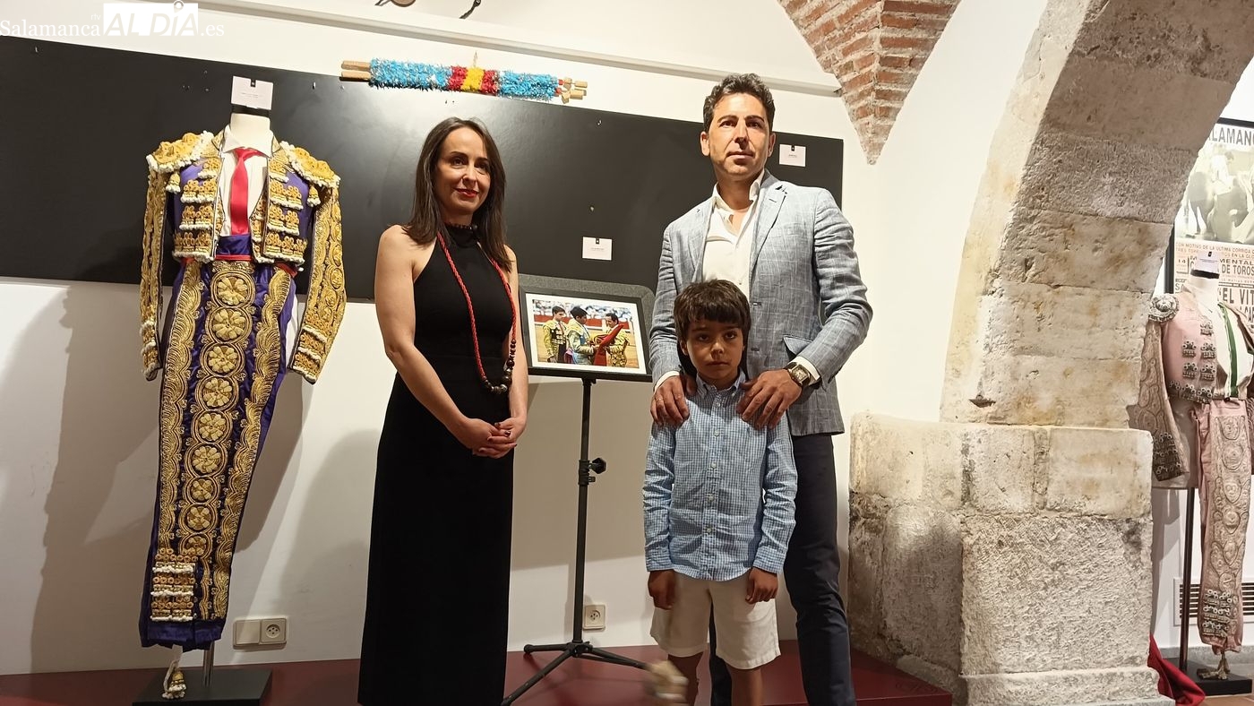 Javier Valverde dona uno de los trajes de luces más emblemáticos de su carrera al Museo Taurino