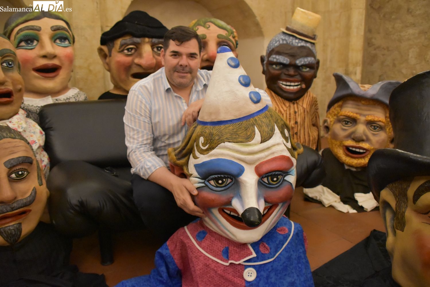  VÍDEO | Los secretos que esconden los cabezudos de Salamanca, al descubierto por su guardián