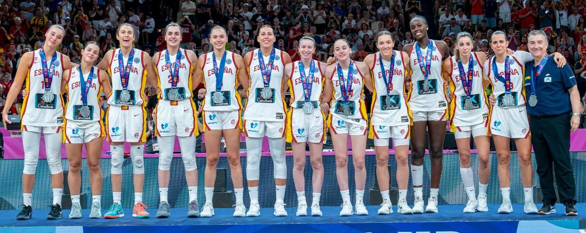 Duele mucho, demasiado. Vilaró, Iyana y Raquel Romo se tienen que consolar con la plata en el Eurobasket