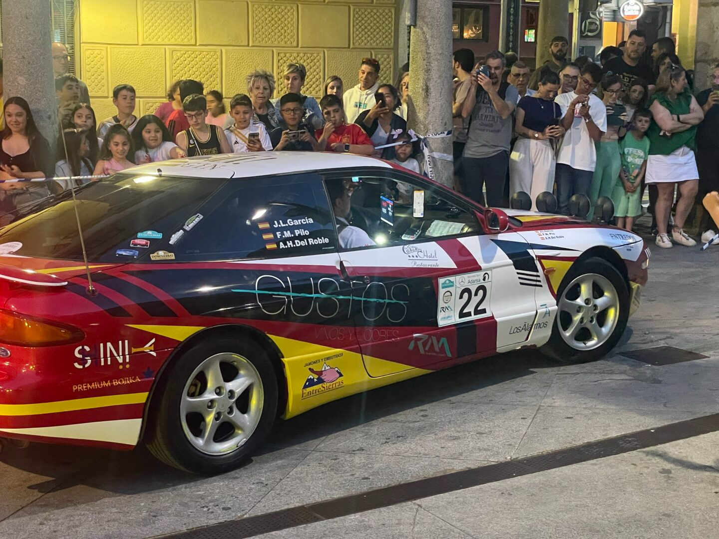 VÍDEO | Guijuelo vibra con la salida del Rally Entresierras Histórico