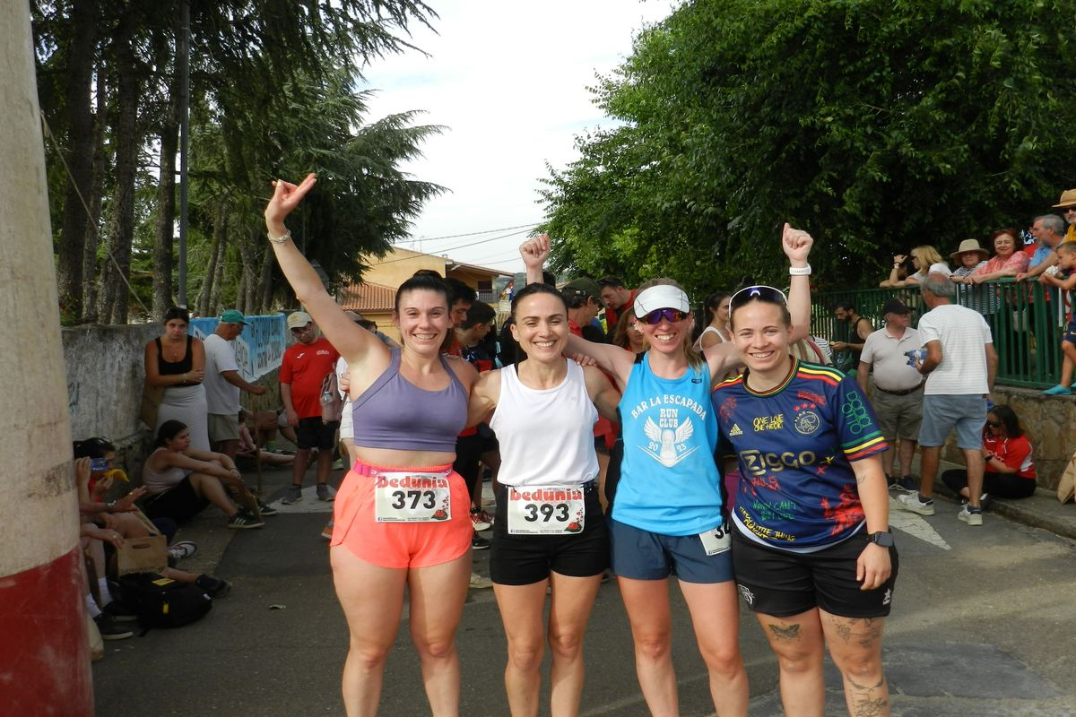 GALERÍA DE FOTOS | Florida de Liébana vibra con su carrera popular y premia el esfuerzo con lotes de embutidos