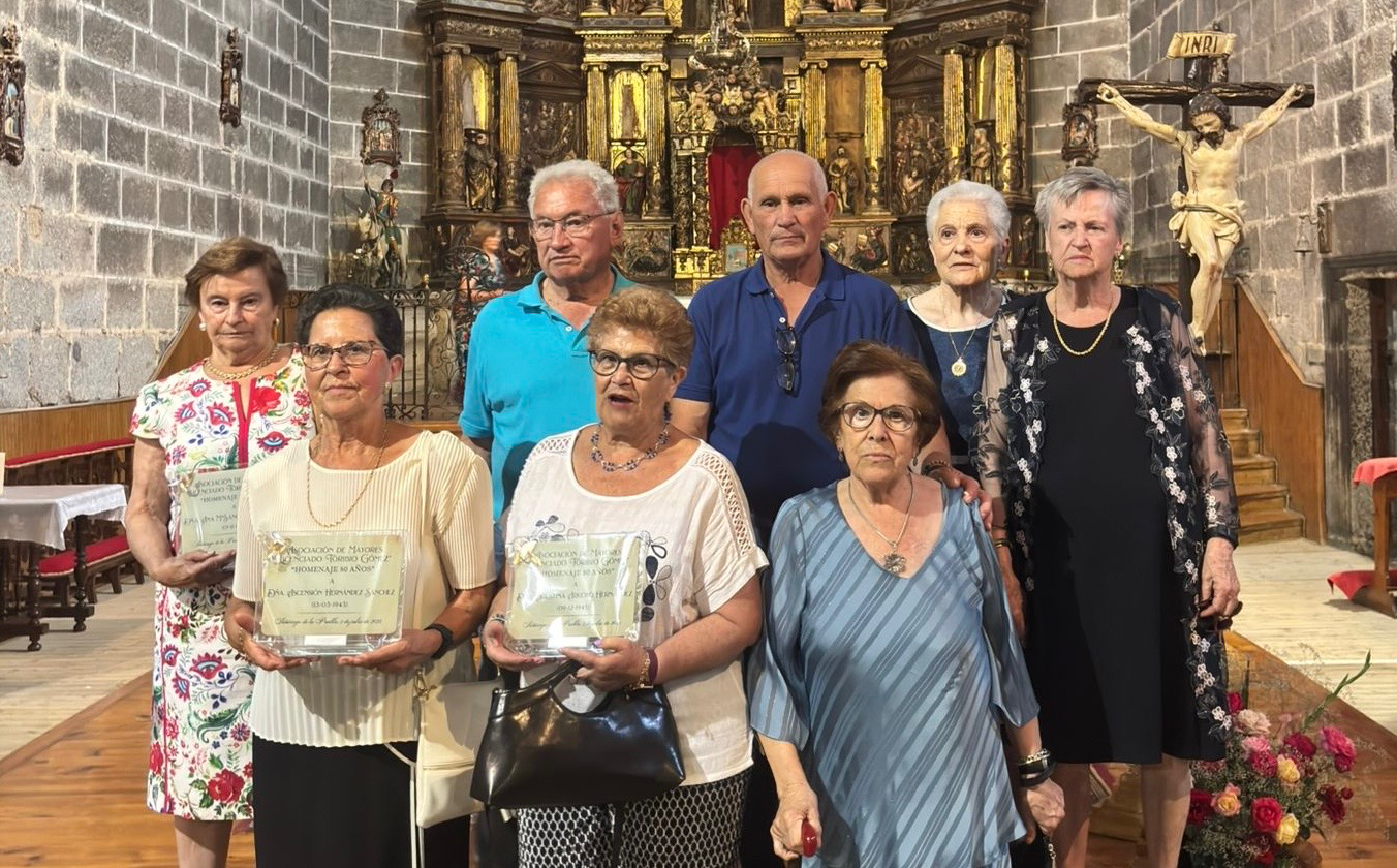 Emociones y hermanamiento en la fiesta anual de la asociación de mayores Licenciado Toribio en Santiago de la Puebla