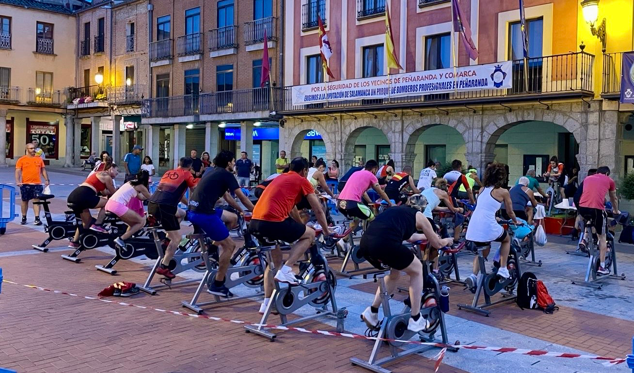 Gran éxito de participación y recaudación solidaria en el Spining Outdoor de Peñaranda