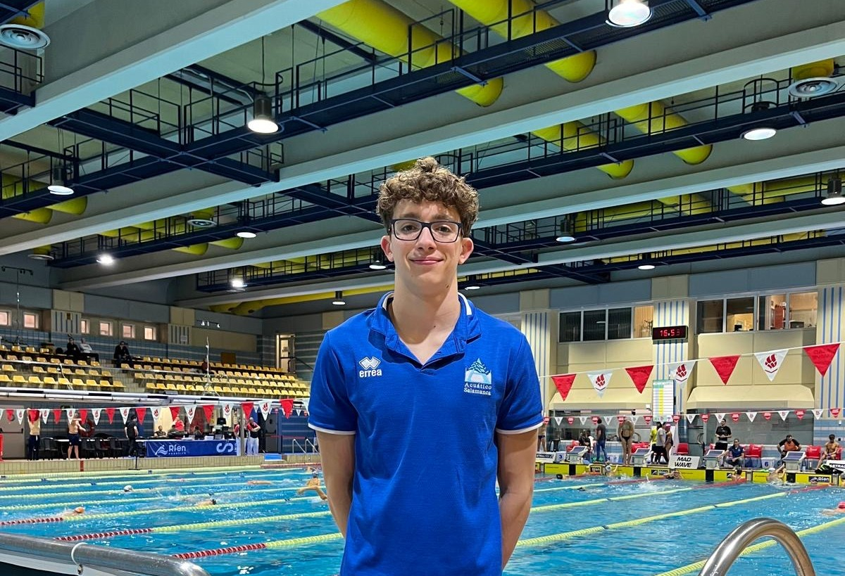Manuel Delgado, del CD Acuático, brilla en el Campeonato de España Junior de verano