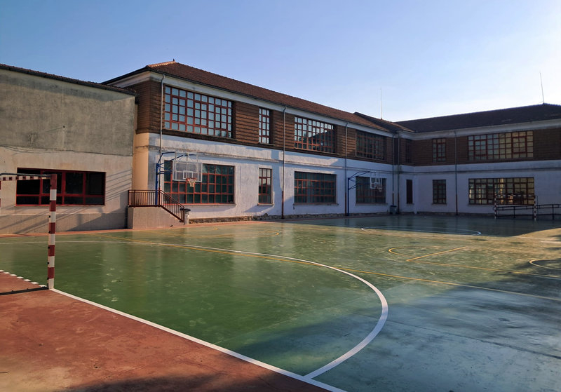 Una inversión de 14.000 euros transformará la pista deportiva del colegio Santa Teresa