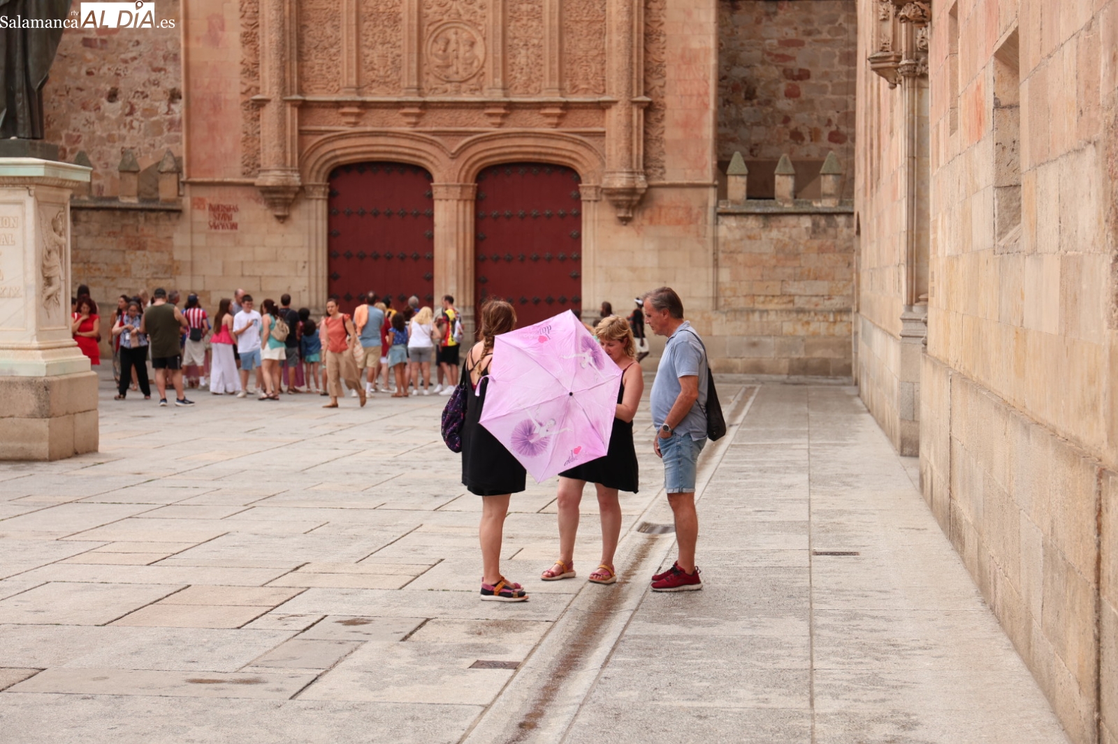FOTOS | Una fuerte tormenta de verano interrumpe el buen ambiente en el centro de Salamanca