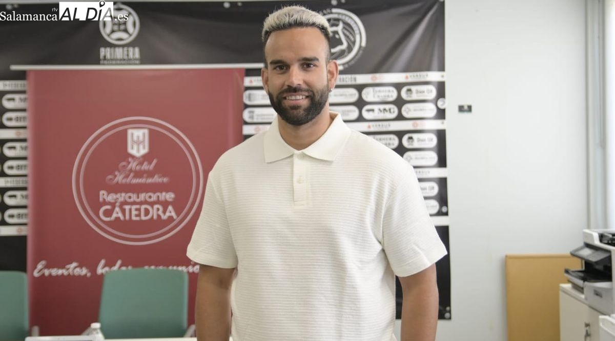 La hoja de ruta de Antonio Paz en Unionistas: Mikel Serrano sale y el futuro de De Bustos, en el aire