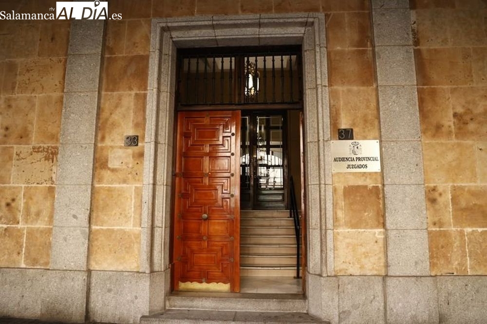 Una pareja condenada en Salamanca por realizar 50 compras online por 3.000 euros con una tarjeta ajena 
