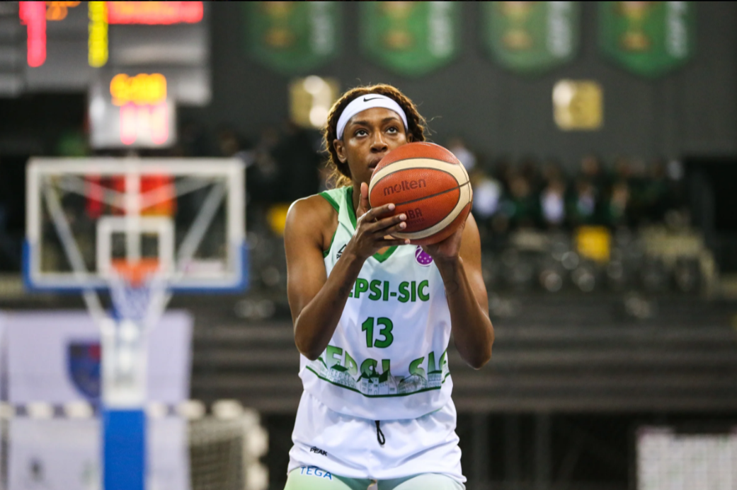 VÍDEO | Khadijiah Cave, potencia y dobles dígitos para la pintura de Perfumerías Avenida