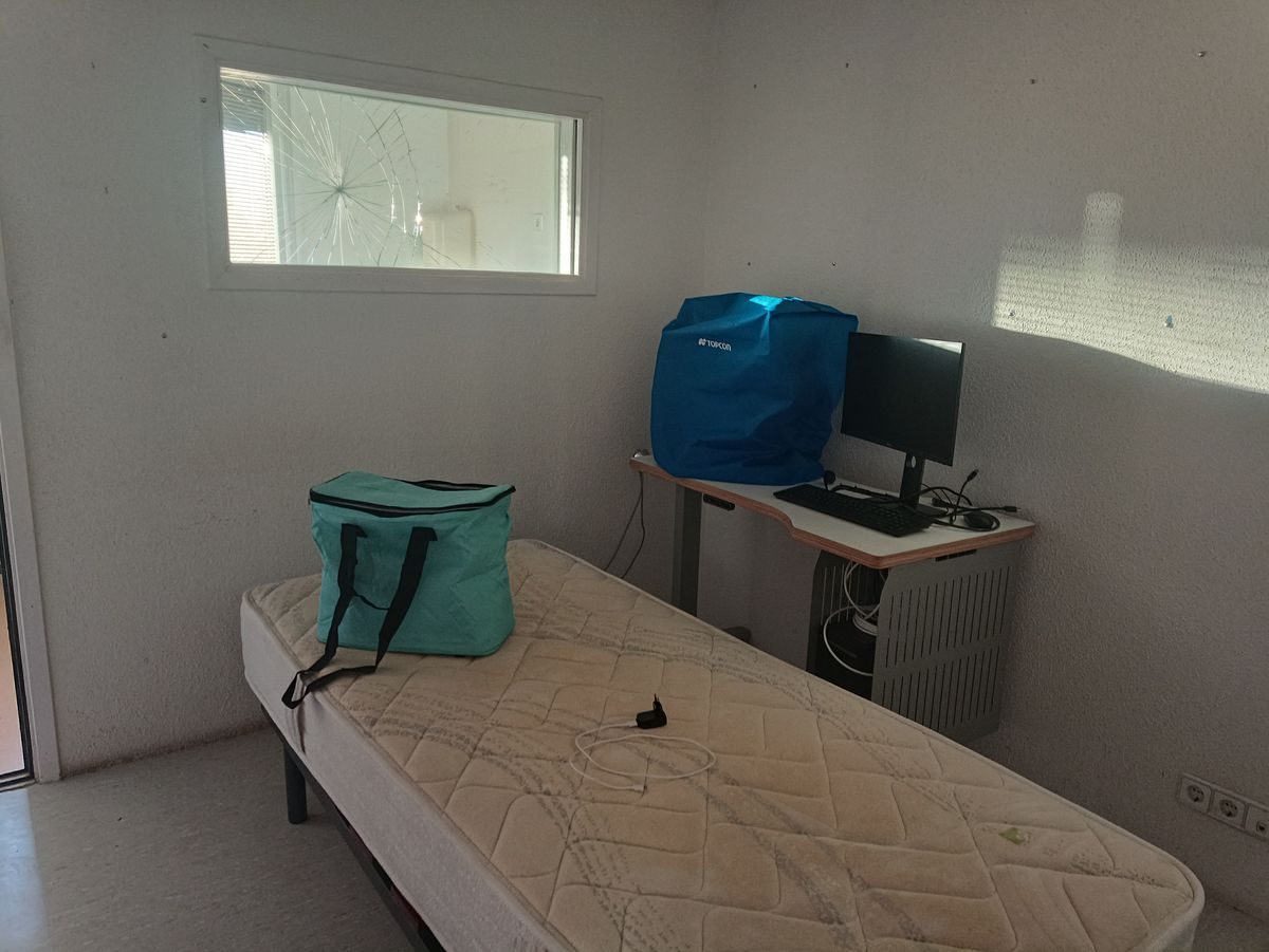 Denuncian condiciones tercermundistas tras el derrumbe del techo en el Centro de Salud en Garrido Norte