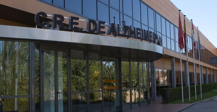 El CRE de Alzheimer de Salamanca presenta una guía pionera para estimular la memoria con fotografías