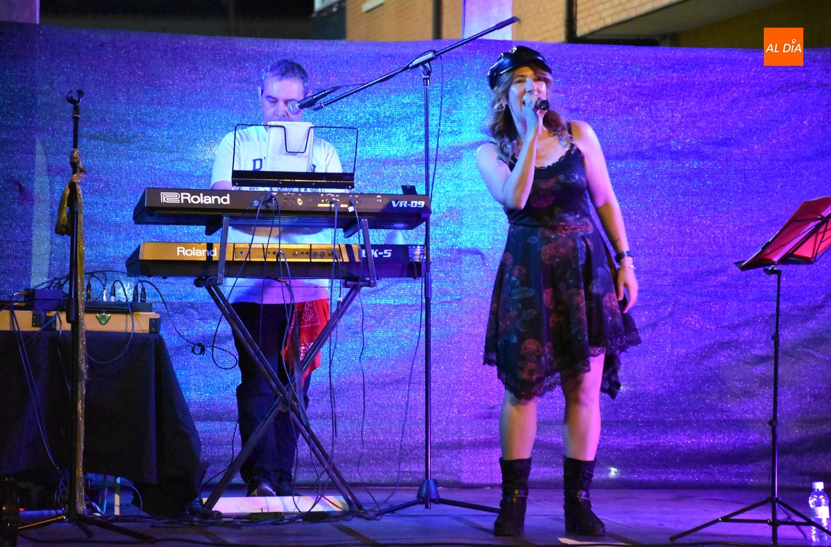 Los grandes éxitos de Mecano ponen banda sonora a la noche del viernes en Santa Ana