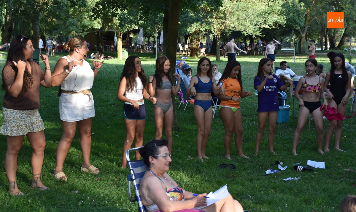 Extensa y divertida tarde de bingo en El Picón con numerosos bailes espontáneos