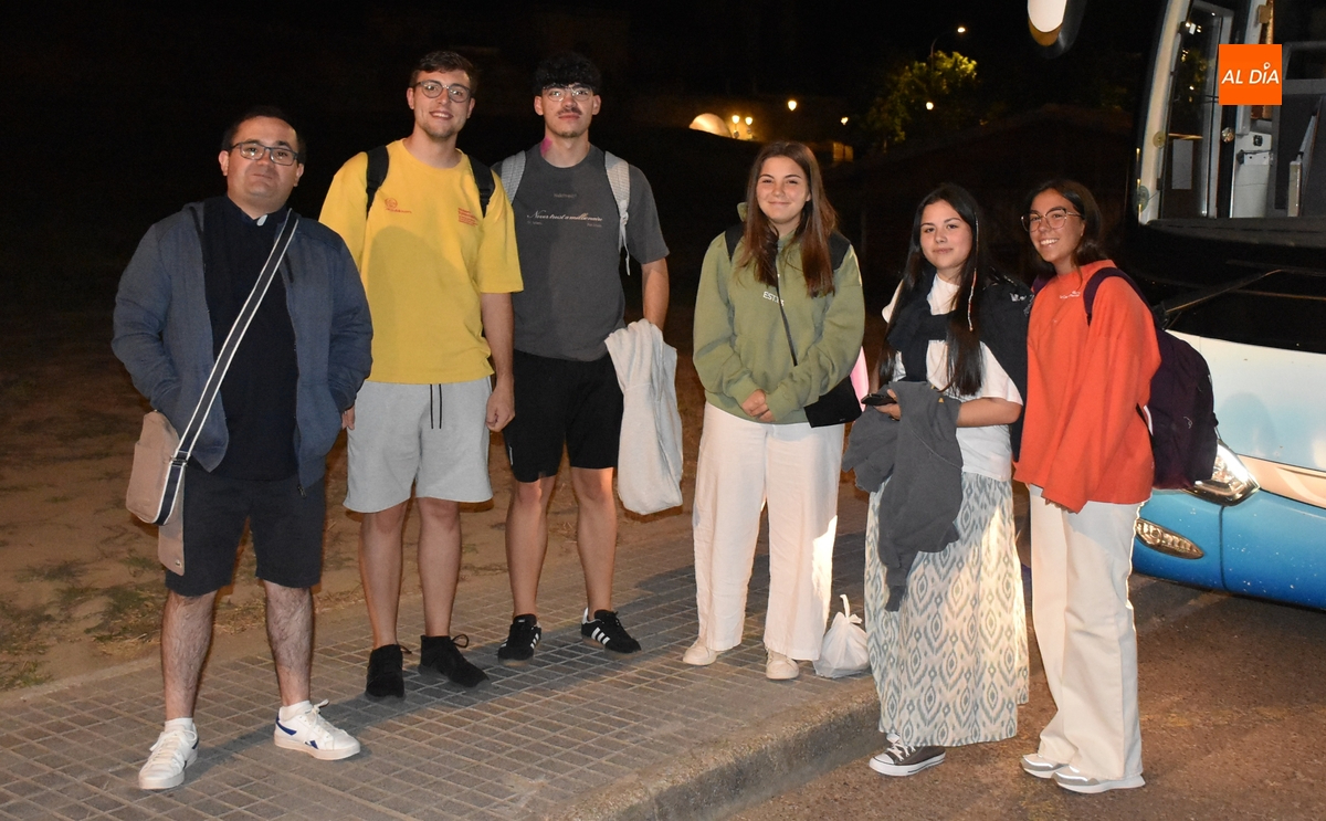 Parten hacia Roma los jóvenes de la Diócesis que van a asistir al Jubileo de los Jóvenes