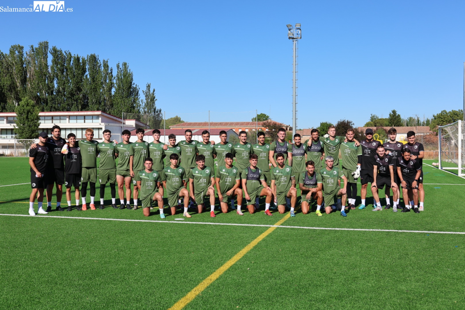 GALERÍA DE FOTOS | El nuevo Unionistas de Salamanca echa a andar con Oriol Riera al mando 