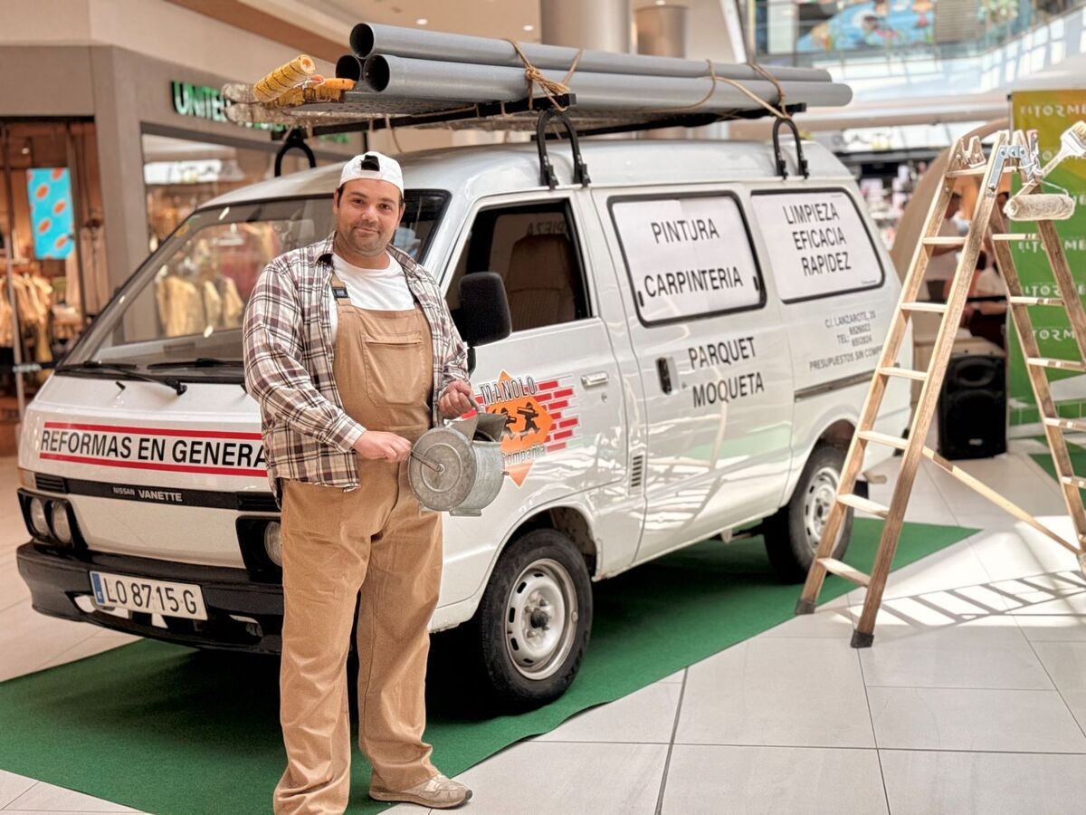 Vuelve la nostalgia de los 90, la furgoneta de Manolo y Benito aparca de nuevo en El Tormes