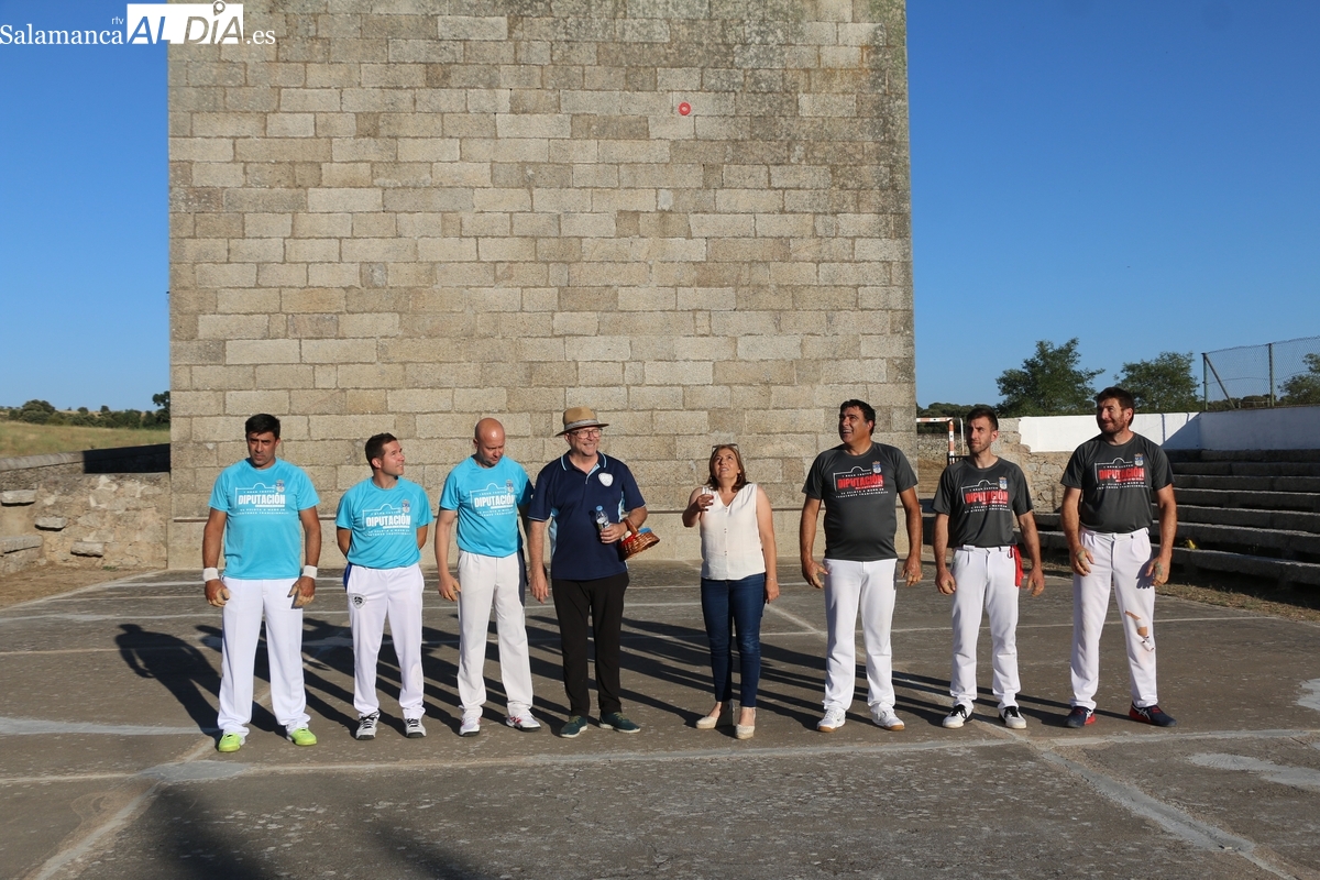 Una moneda al aire decide el campeón de pelota del I Trofeo Diputación tras una final de infarto en Villavieja de Yeltes
