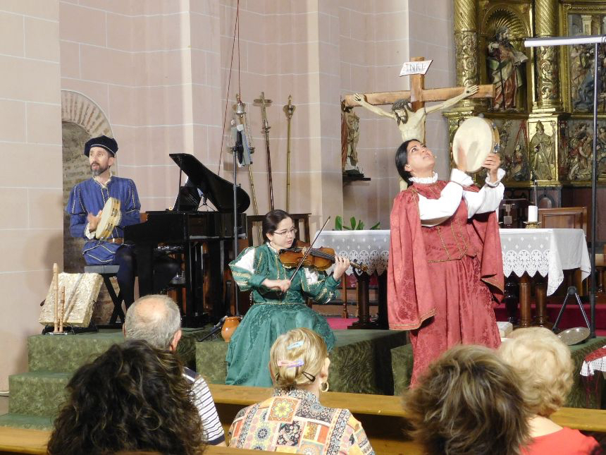 Expectación en Cantalapiedra para disfrutar de Arcos y Ecos