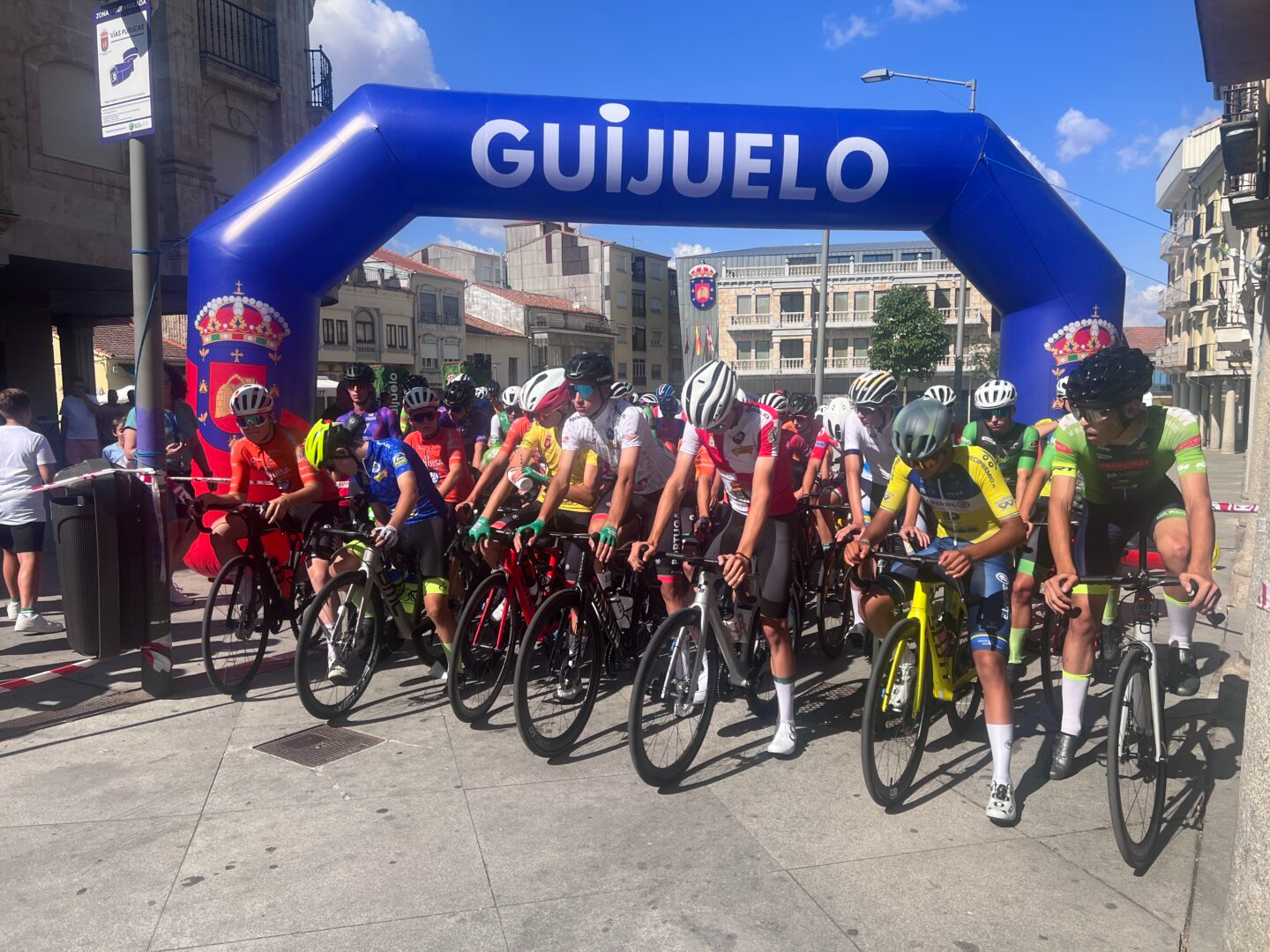 Dima Torre conquista la segunda etapa de la Vuelta a Guijuelo y se viste de líder