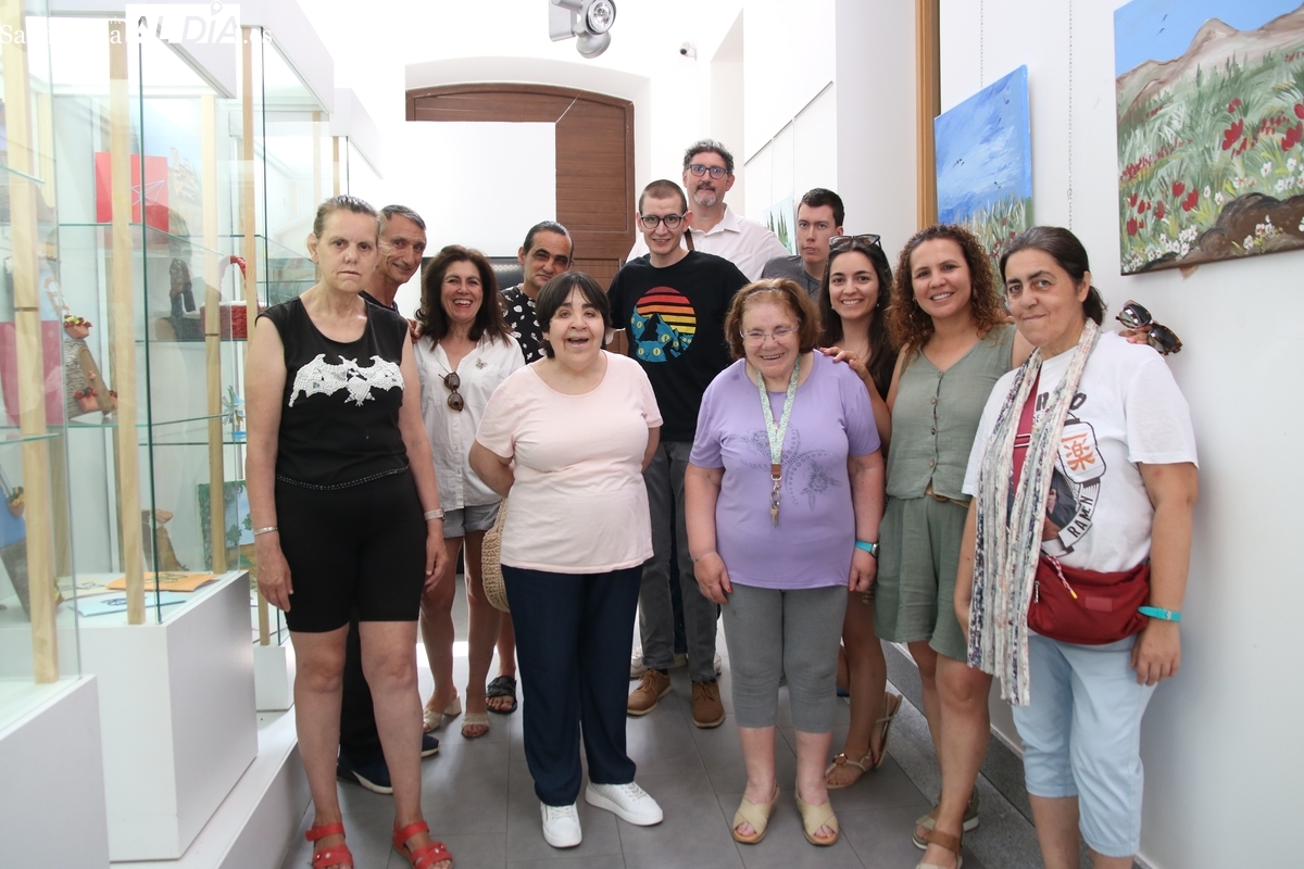 La creatividad sin límites de los usuarios de Asprodes Vitigudino toma el edificio San Nicolás