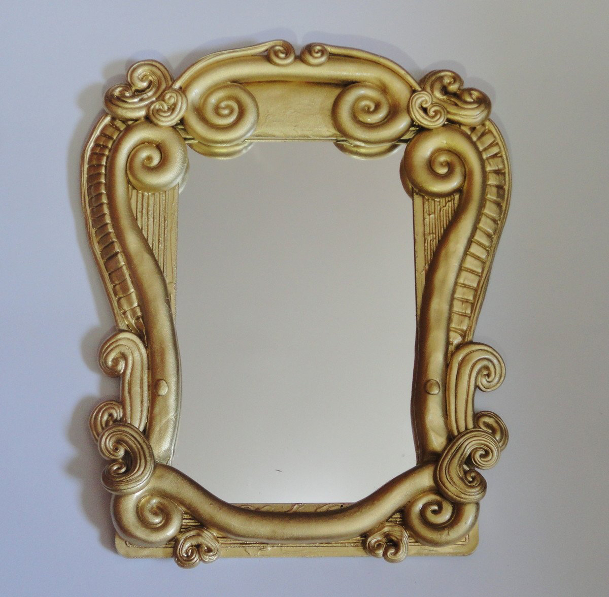 Somos feitos de memória e de pedaços de vidro partidos 