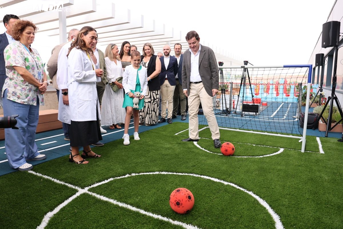 VÍDEO y FOTOS | María Caamaño inaugura un nuevo espacio lúdico para niños en el Hospital de Salamanca