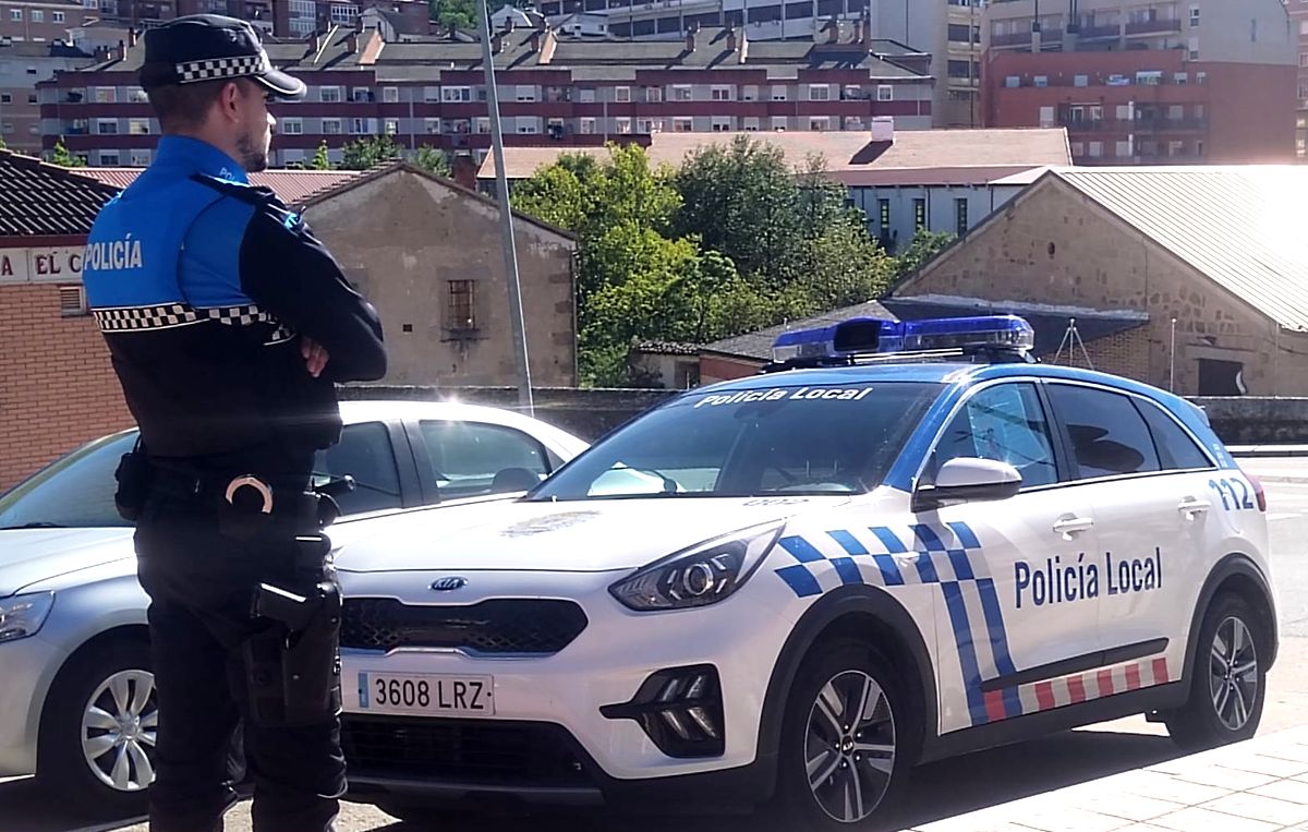 Un motorista de 32 años resulta herido y queda atrapado tras un accidente en Béjar