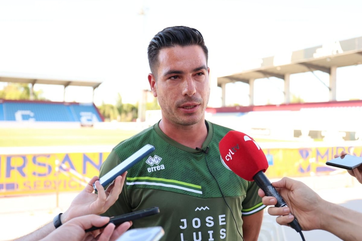 Ramiro Mayor, capitán de Unionistas: Empezamos con la ilusión intacta y con el objetivo de lograr la permanencia 