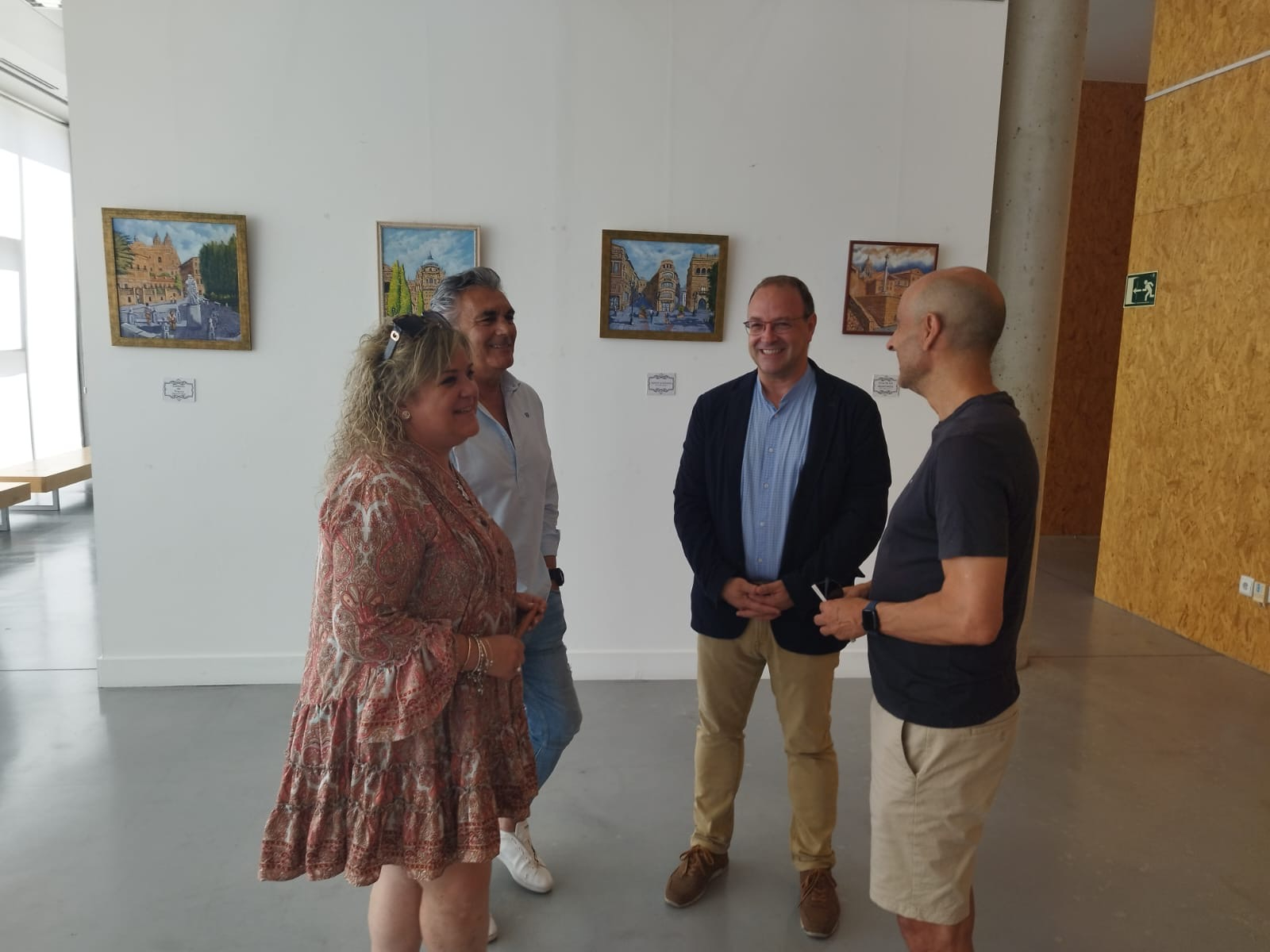 El campo y la ciudad se dan la mano en los lienzos de la nueva exposición de El Charro