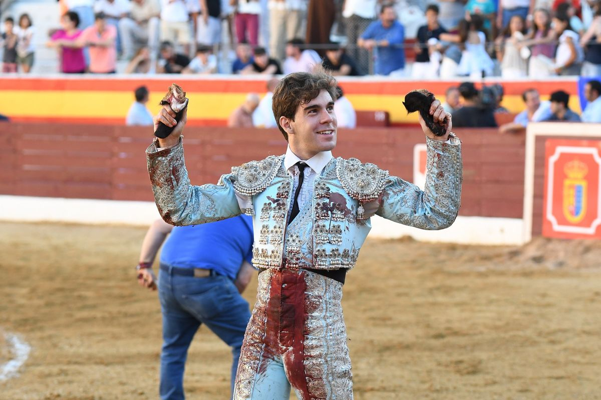 Salvador Herrero corta dos orejas y se postula como finalista del Circuito de Novilladas CyL