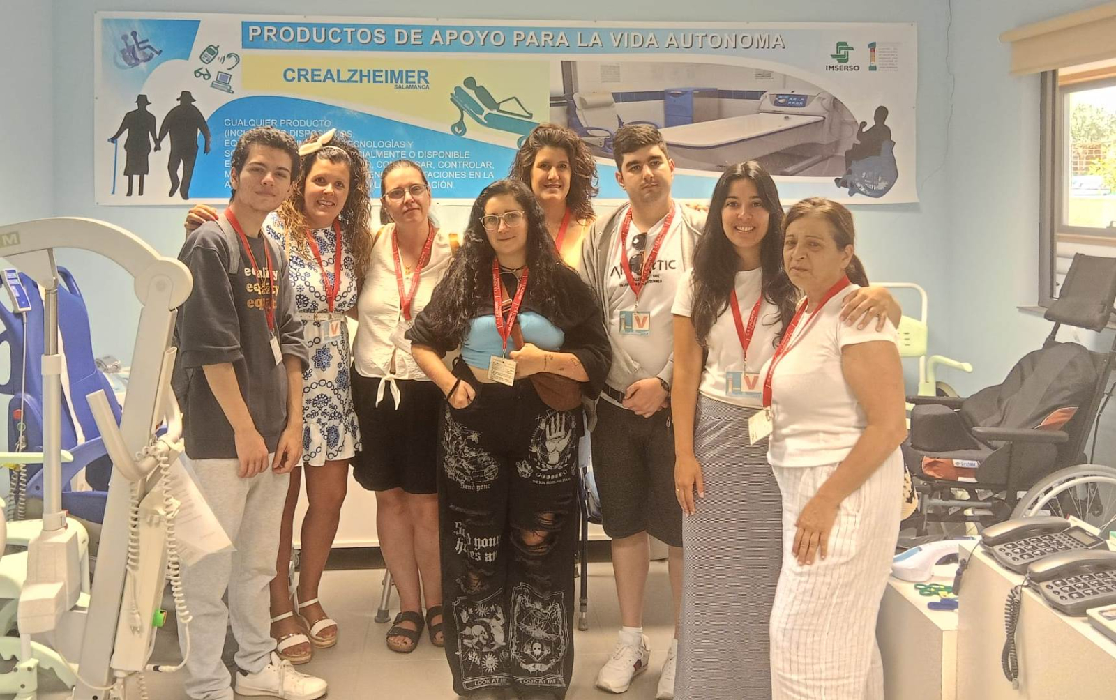 Los alumnos del programa Asistir visitan el CRE Alzheimer de Salamanca