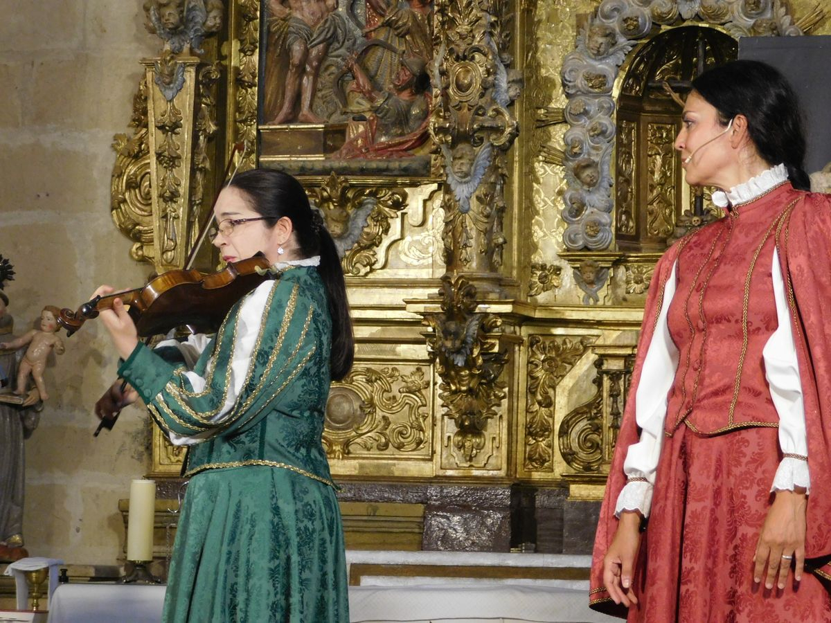 FOTOS | El arte de ‘Arcos y Ecos’ llena la iglesia de San Cristóbal de la Cuesta 
