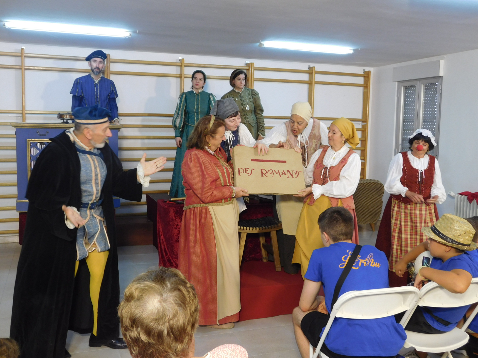 FOTOS | Sando se rinde a la magia del teatro con la función 274 de Buscando a Nebrija