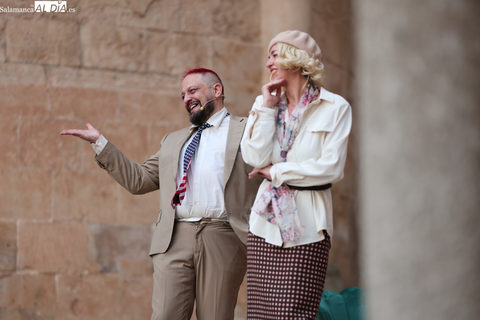 VÍDEO y FOTOS | Un late night americano con Carmen Martín Gaite como protagonista llena el Patio Chico