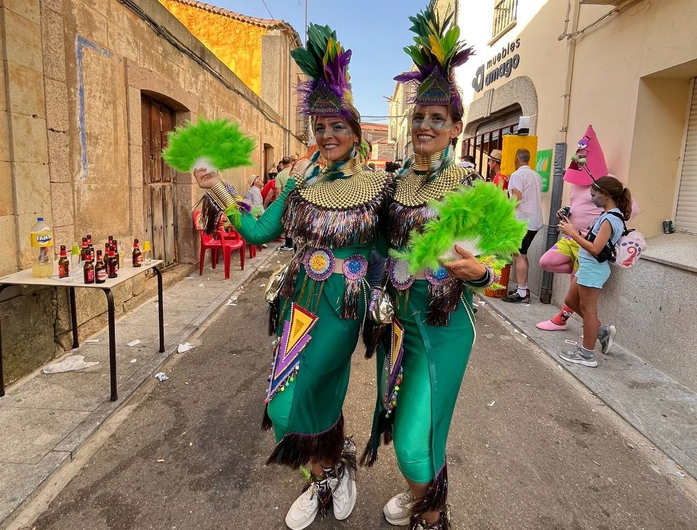 Las Masai Mara se llevan el concurso de disfraces del Corpus de La Fuente