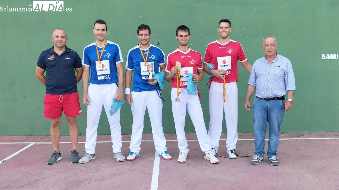 Un trepidante partido de pelota a mano protagoniza el domingo festivo en Guadramiro