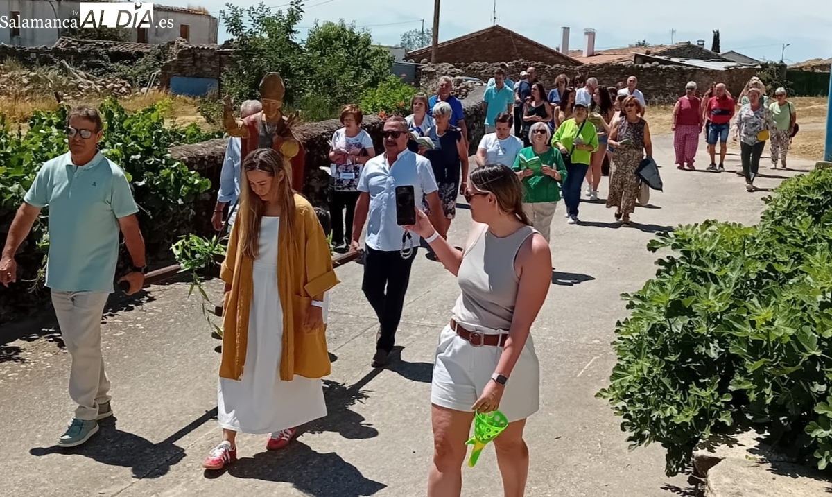 Grandes honra a San Blas con devoción y una gran paella popular