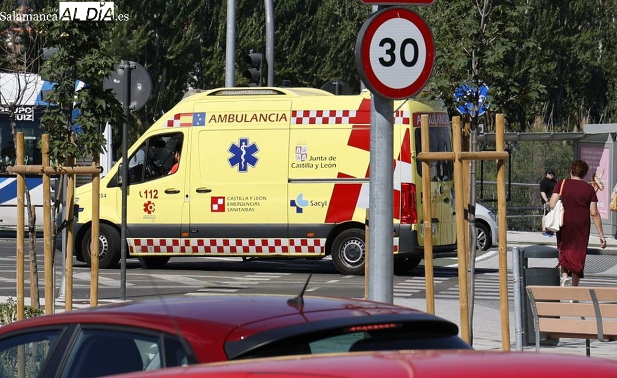 Un motorista resulta herido en una colisión con un turismo junto al puente Sánchez Fabrés