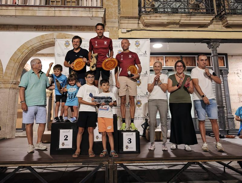 Alberto Marcos y Verónica Sánchez se imponen en una espectacular carrera nocturna