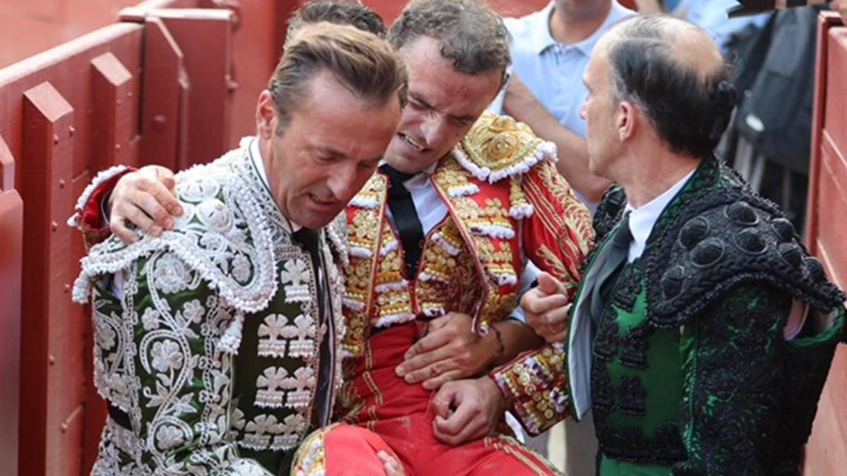 Damián Castaño, corneado en el gemelo en Mont de Marsan