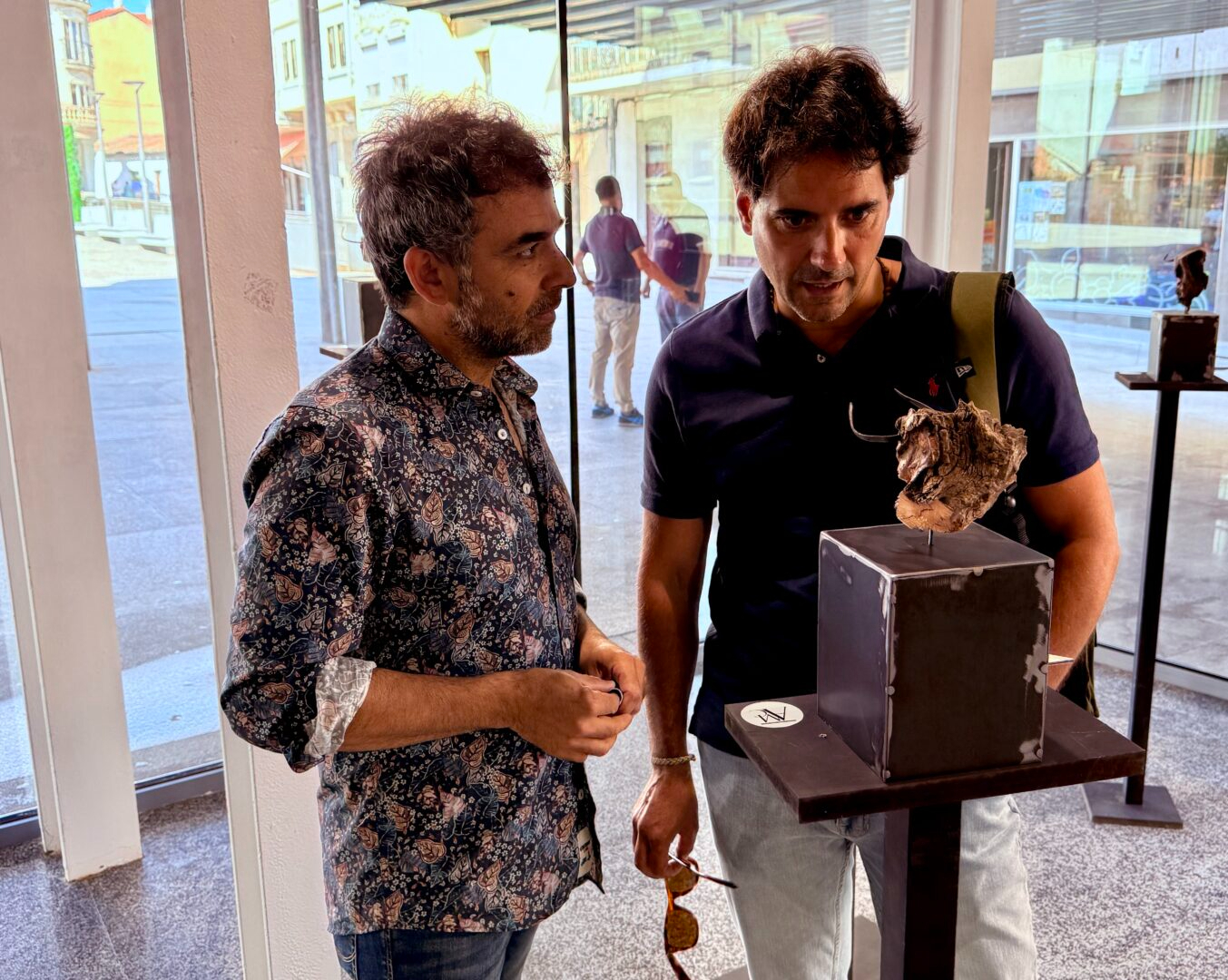 VÍDEO y FOTOS | De la Feria de San Isidro al hall Ayuntamiento de Guijuelo: una exposición que no deja indiferente