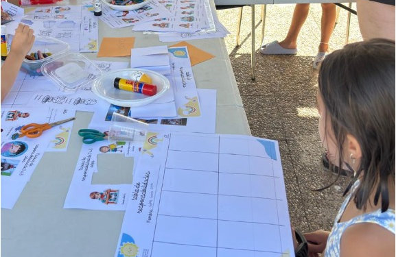 Misión Splash: 30 niños aprenden sobre igualdad jugando en las piscinas de Alba de Tormes
