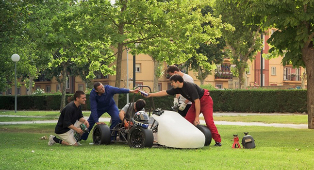 Estudiantes de la USAL diseñan el primer monoplaza eléctrico de Castilla y León que competirá entre universidades de todo el mundo