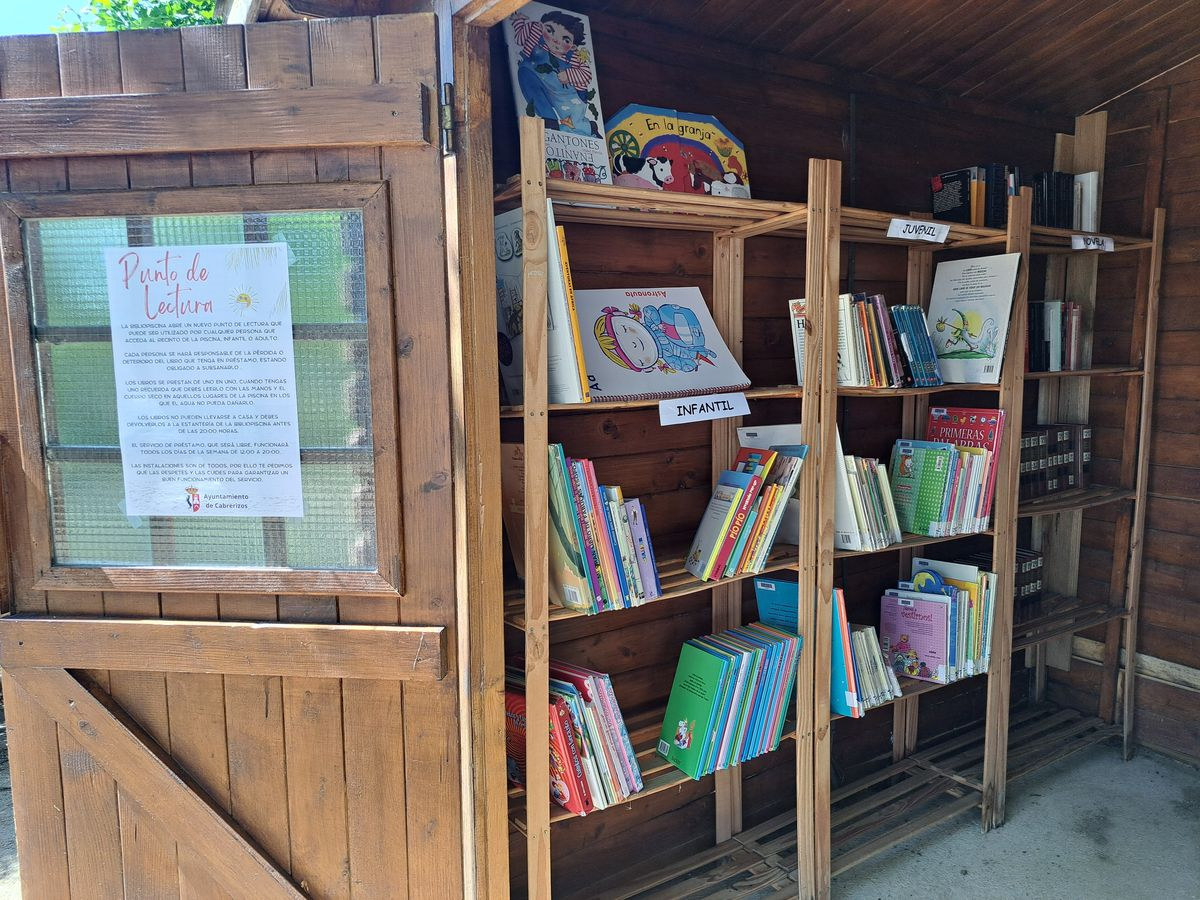 Libros junto a la piscina: la nueva apuesta cultural de Cabrerizos para este verano