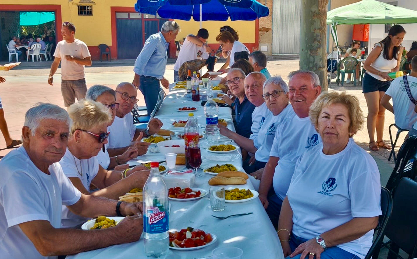 Más de 700 raciones repartidas en la multitudinaria paellada en las Fiestas de San Agustín de Villaflores
