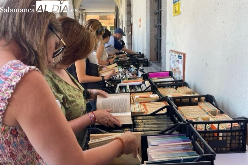 El Mercadillo de ‘libros olvidados’ ofrecerá nuevas lecturas a peso en su 28º edición